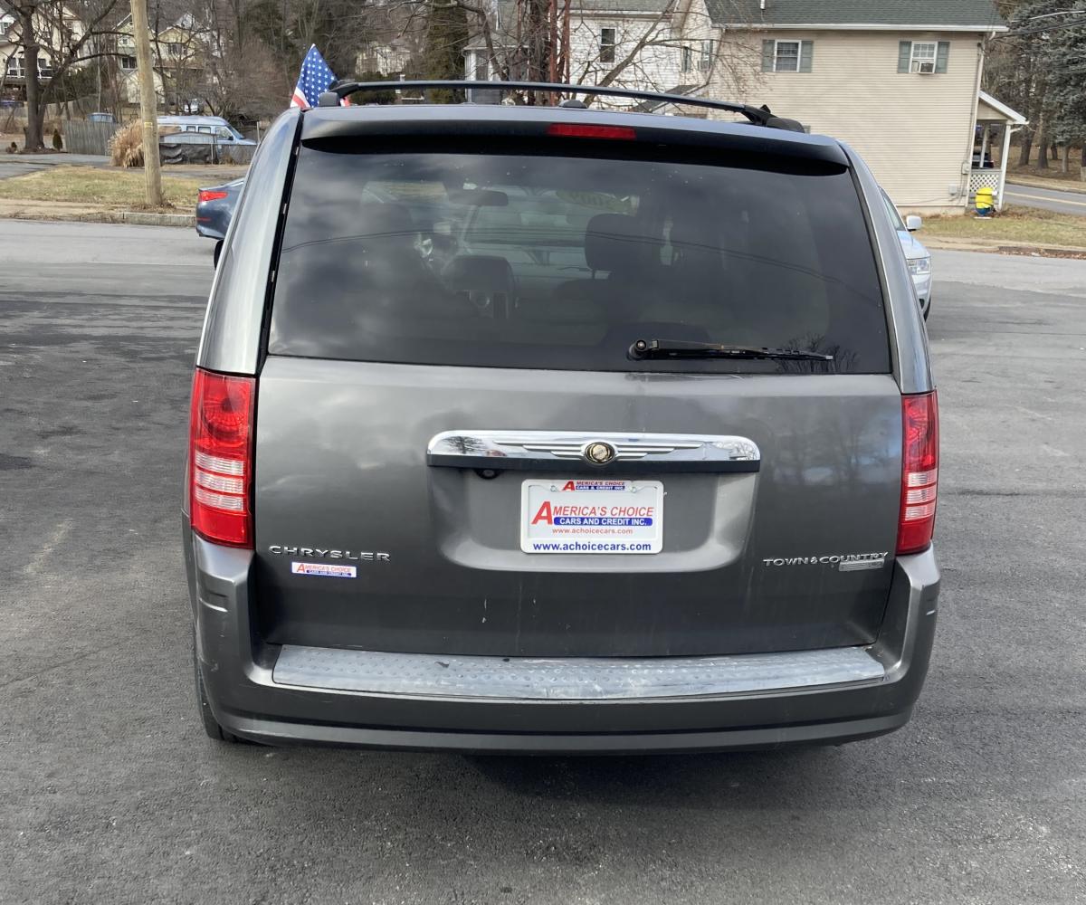 2009 Chrysler Town & Country