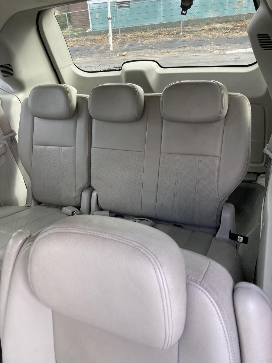 2009 Chrysler Town & Country