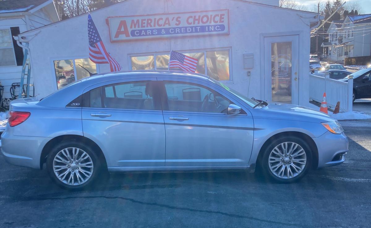 2013 Chrysler 200